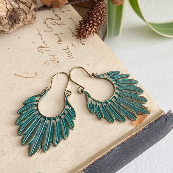 NEW! - Metal Bohemian Green Feather Headdress Ethnic Drop Swing Earrings - Picture 6 of 6